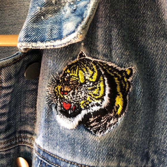 Hand Painted Japanese Tiger Jean Jacket - Picture 4 of 7